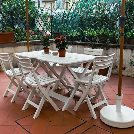 Charming Home With Exclusive Courtyard In Center Of Florence-2